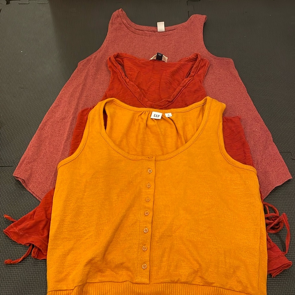 MOVING SALE ALL MUST GO: Orange Tank Top Bundle!